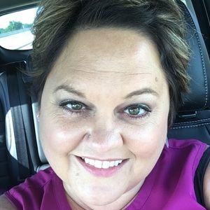 Meet your Posher, Roxanne